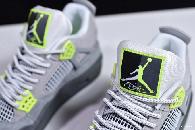 Jordan Neon Air CT5342-007 SE 4 1023